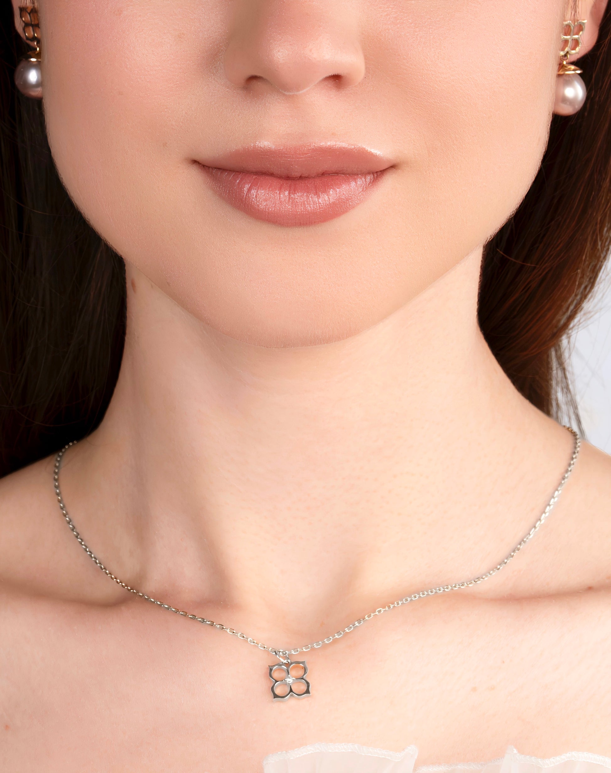 Lanț MELIEM din aur alb de 14K cu pandantiv și diamant